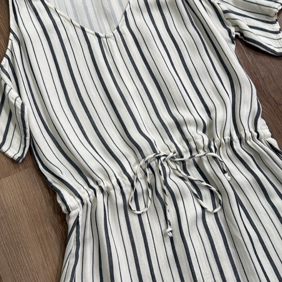 Cloth & Stone Ivory Gray Anthropologie Striped Cold Shoulder Tunic Dress Large - Picture 4 of 8